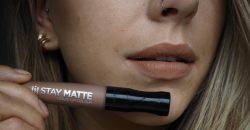 Matte Lipstick- Reasons Why It Dries Up The Lips
